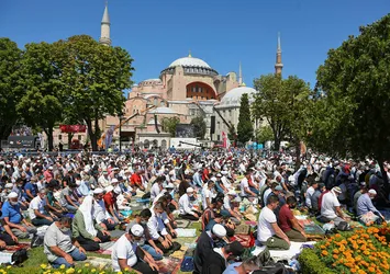 Son dakika: Tarihi güne yüz binler akın etti! Göktürk-1 uydusu Ayasofya'yı uzaydan böyle görüntüledi