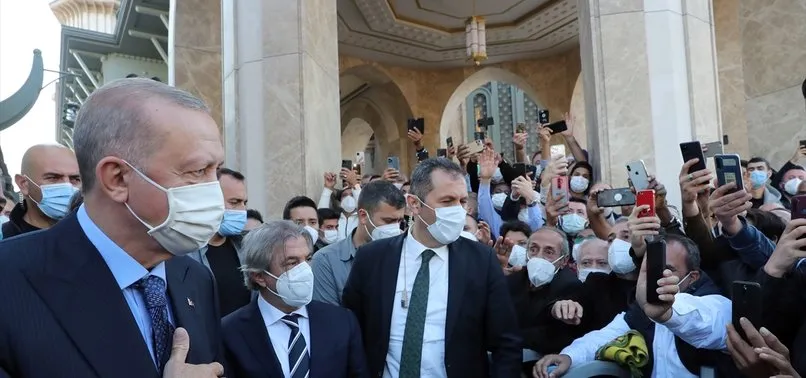 Son dakika: Başkan Erdoğan cuma namazını Taksim Camisi’nde kıldı