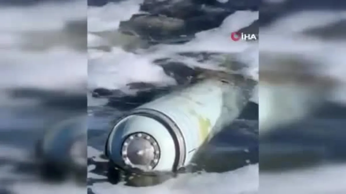 İstanbul'da sahile top mermilerinde bulunan 'tapa' vurdu