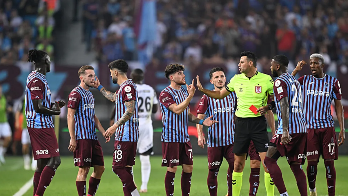Trabzonspor’da Visca'dan 'kırmızı kart' özrü: Zor durumda bıraktım