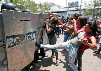 Venezuela'da polis karakolunda ayaklanma!
