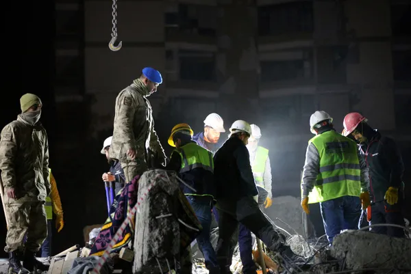 Kahramanmaraş depreminin hasar verdiği 10 ilde doğal gaz ve elektrik verme çalışmaları tamamlandı