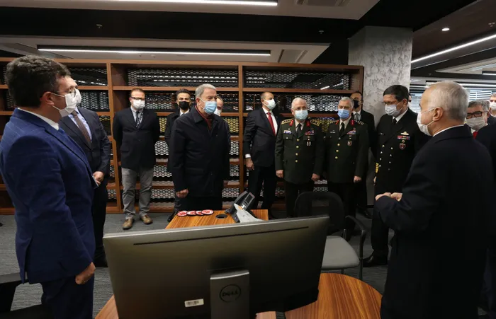 Son dakika: Milli Savunma Bakanı Akar’dan Azerbaycan tezkeresi hakkında flaş açıklama