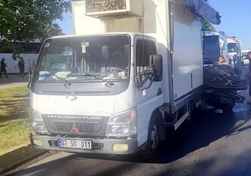 Antalya'da 4 aracın karıştığı zincirleme kaza: 26 yaralı