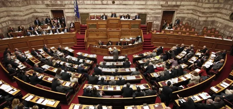 Atina'ya cami meclisten geçti!