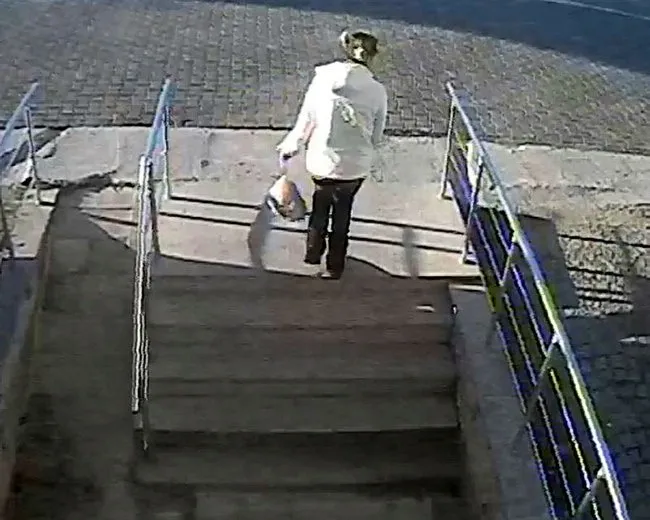 Çanakkale’de bebeğini poşetle çöpe atan anne Bebeğimi Çanakkale’de bebeğini poşetle çöpe atan anne Bebeğimi