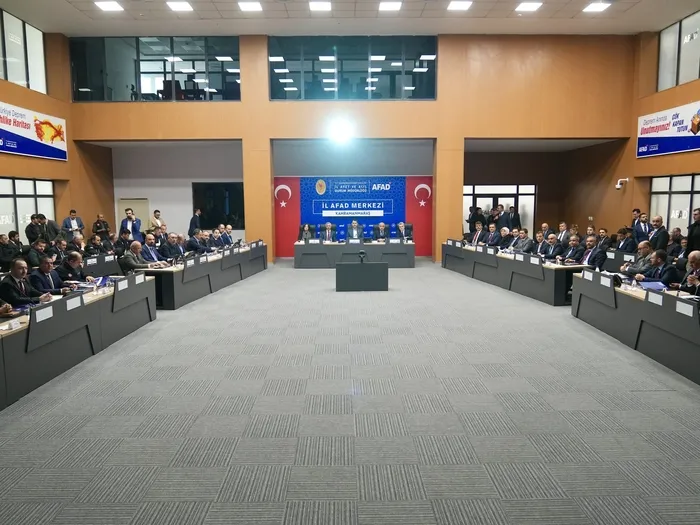 Depremin merkez üssünde önemli toplantı! CHP’li başkanlar oralı olmadı