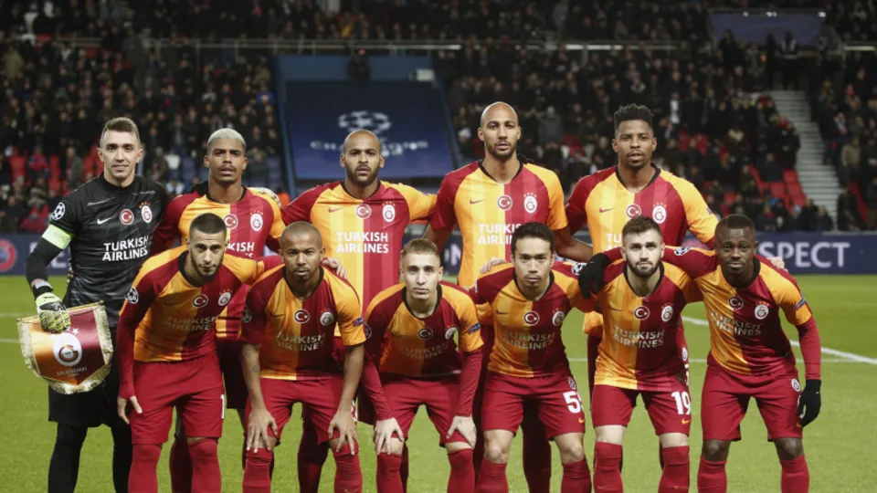 Galatasaray resmen dibi gördü!
