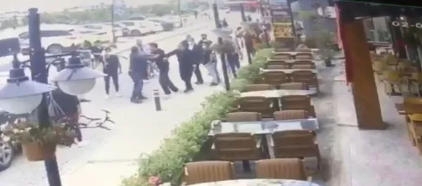 Çocuklarının önünde eşini bayıltan adama meydan dayağı - 2