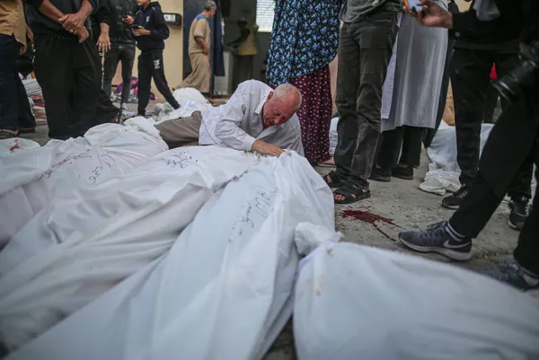 İsrail yardım TIR'larının giriş yaptığı Refah kentini vurdu! Zalimler Kudüs Hastanesi'nin çevresine bomba yağdırdı - 9