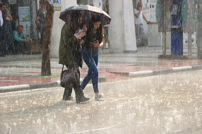1715407884582.jpg İstanbul'da sağanak yağış alarmı! Meteoroloji'den 19 ile sarı kodlu uyarı! Hafta sonu dışarı çıkacaklar dikkat... - 1