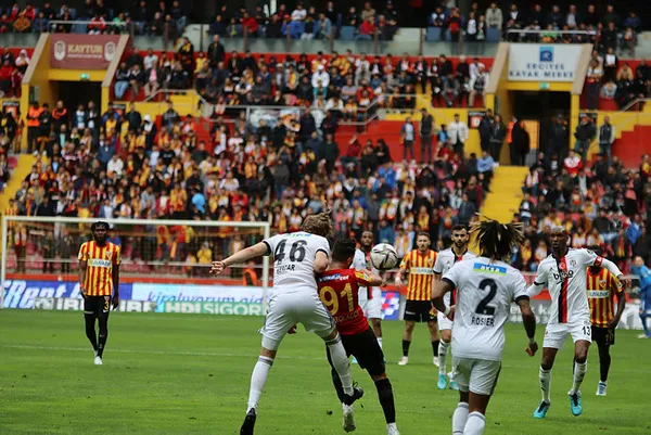 Beşiktaş’tan Kayseri’de muhteşem geri dönüş! MAÇ SONUCU: Kayserispor - Beşiktaş 2-3