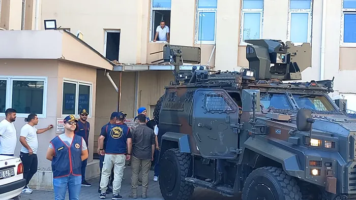 Kayıp Narin için mezarlıkta özel arama! A Haber görüntüledi...