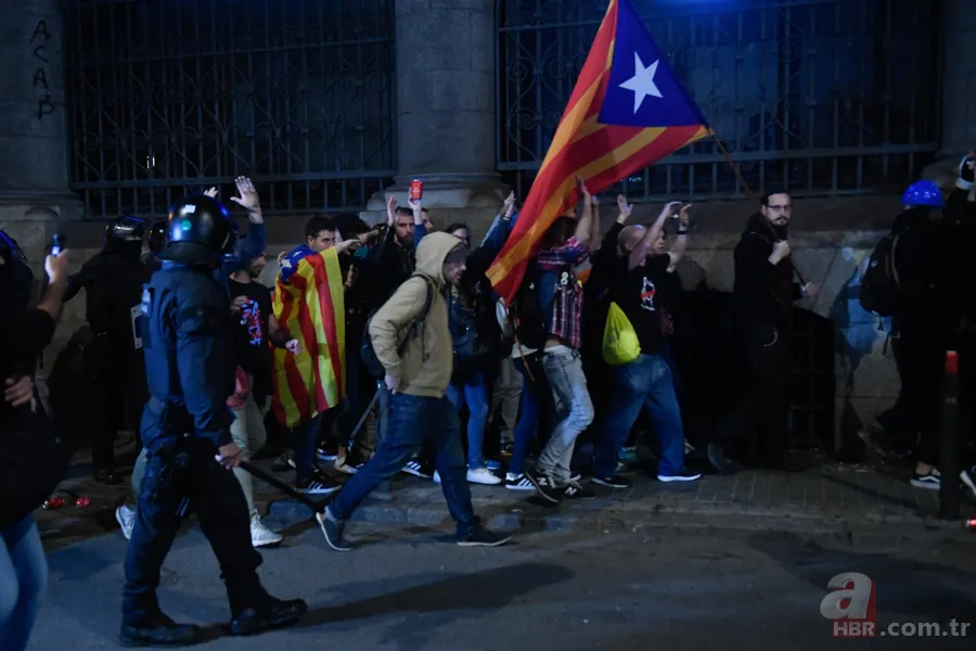 İspanya'da ayrılıkçıların gösterisine polis müdahalesi! Sokaklar savaş alanına döndü 7