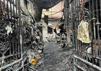 Vietnam'da yangın faciası! Alev kapanından kaçamadılar: 14 ölü, 6 yaralı