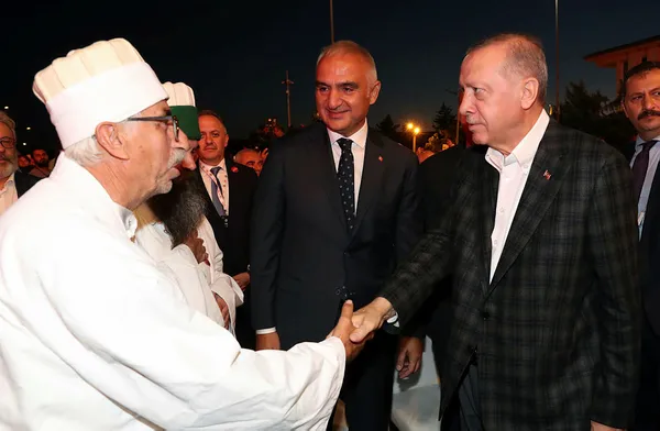 baskan-erdogandan-haci-bektas-velinin-hakka-yuruyusunun-751-yil-donumu-anma-programinda-onemli-aciklamalar-1660415258214.jpg Başkan Erdoğan'dan Hacı Bektaş Veli’nin Hakk’a yürüyüşünün 751. yıl dönümü anma programında önemli açıklamalar - 4