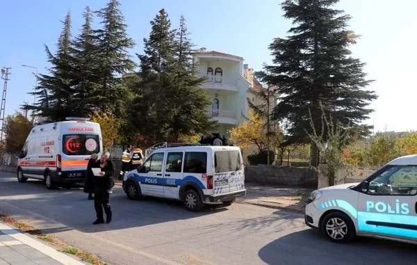 kayseride-yengesini-baltayla-vahsice-oldurdu-karisini-o-halde-goren-adam-kalp-krizi-gecirip-hayatini-kaybetti-1668432236251.jpg Kayseri’de yengesini baltayla vahşice öldürdü! Karısını o halde gören adam kalp krizi geçirip hayatını kaybetti - 2