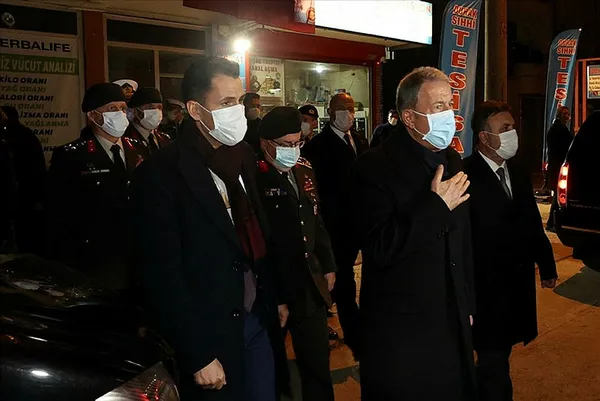 Milli Savunma Bakanı Hulusi Akar Pençe Kartal- 2 Harekatı şehitlerinin ailelerini ziyaret etti