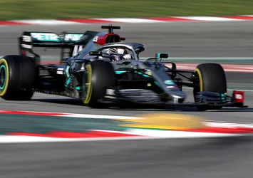 Mercedes'ten flaş karar! Formula 1'e siyah renkle çıkacak