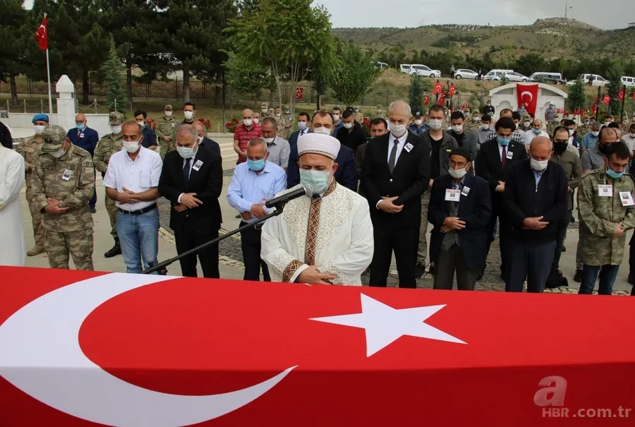 İdlib şehidi Teğmen Canbert Tatar, memleketi Elazığ’da son yolculuğuna uğurlandı 13