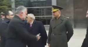 Tuğgeneral Özgür Nuhut, HDP’li isimlerin elini sıkmadı