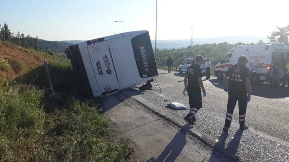 TEM'de feci kaza! Ölü ve yaralılar var...