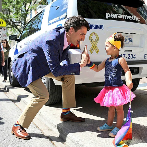 LGBT terörü iyice zıvanadan çıktı! Cinsiyet değiştirme ameliyatına izin vermeyen velilere hapis cezası! İskoçya’da çıldırtan tasarı