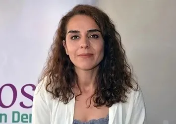 CHP'li İBB Kandil'in sözcülerine mekan kapattı! İmamoğlu'nun DEM Partisi'ne tahsis ettiği salonda bebek katili Öcalan'a methiyeler dizildi