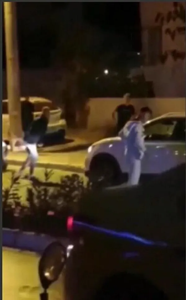 1665987100148.jpg İzmir'de yol verme kavgası: Kaldırım taşıyla kafasına böyle vurdular - 2