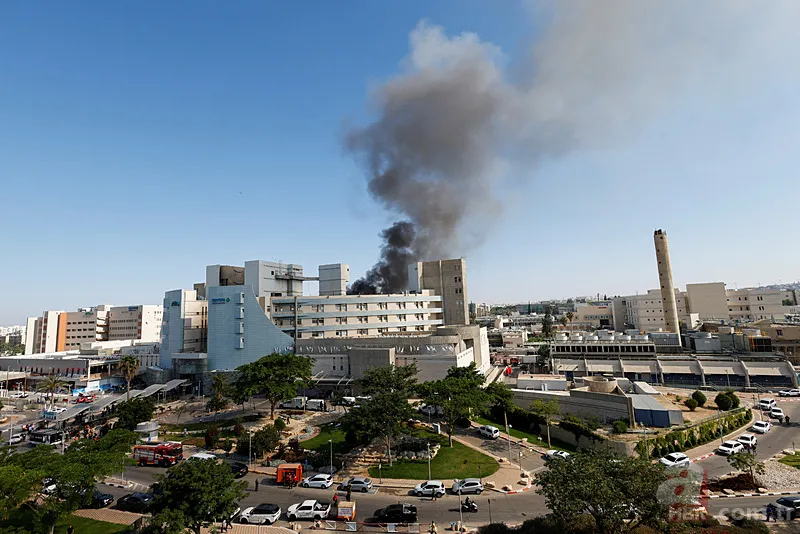 İran'dan İsrail'e füzeli saldırı! Demir Kubbe'yi aşan füzeler İsrail'de yıkıma yol açtı 19
