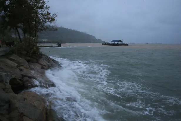 Vapur seferleri çalışıyor mu? 26 Kasım İstanbul’da iptal feribot seferleri tam liste! Adalar, Kadıköy, Beşiktaş son dakika son gelişmeler...