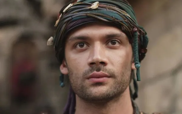 Barbaroslar İlyas ölüyor mu? İlyas Reis diziden ayrılıyor mu? Caner Topçu kimdir, kaç yaşında?