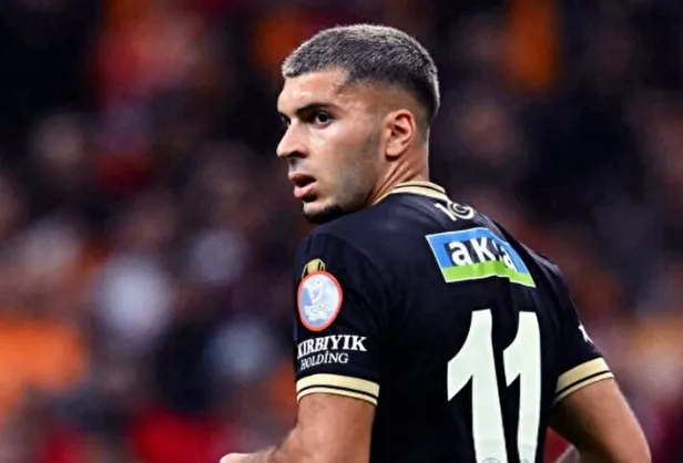 Fenerbahçe’den bir transfer daha! Oğuz Aydın 4 yıllık imzayı attı