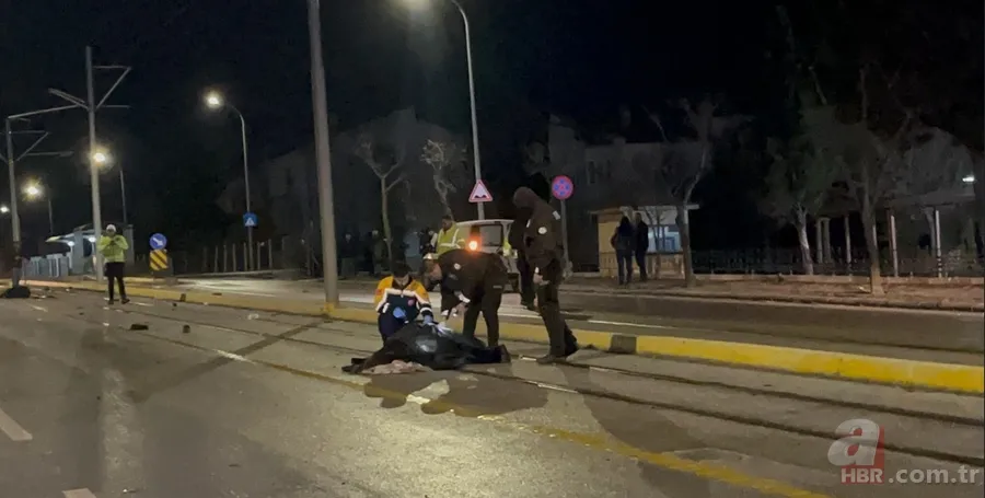 Eskişehir’de katliam gibi kaza! Otomobil tramvaydan inen yayalara çarptı: Sürücü tutuklandı 8