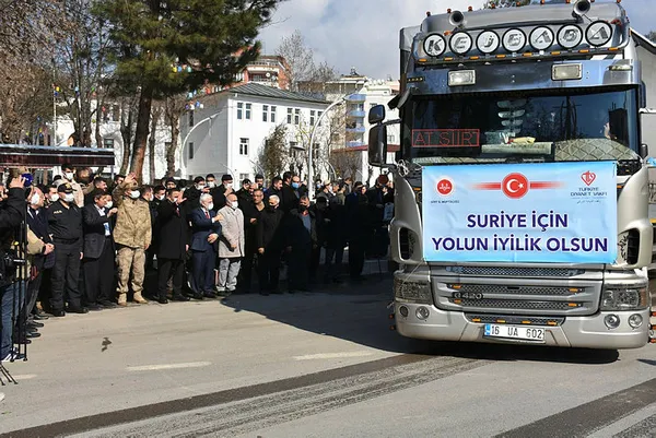 Siirt’ten İdlib kentine 4 tır yardım