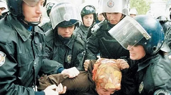 1665154066028.jpg HDP'li Ömer Faruk Gergerlioğlu: Başka iktidar göreve geldiğinde yine başörtüsü yasağını devreye koyabilir - 4