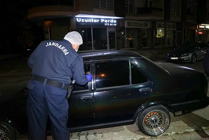 Balıkesir'de 'dur' ihtarına uymayan şüpheliler ateş açtı 2 asker yaralandı - 2
