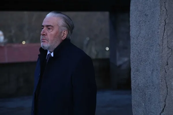 Hakim dizisi 3. bölüm izle | Ömer Arif şantajcıyı öldürdü