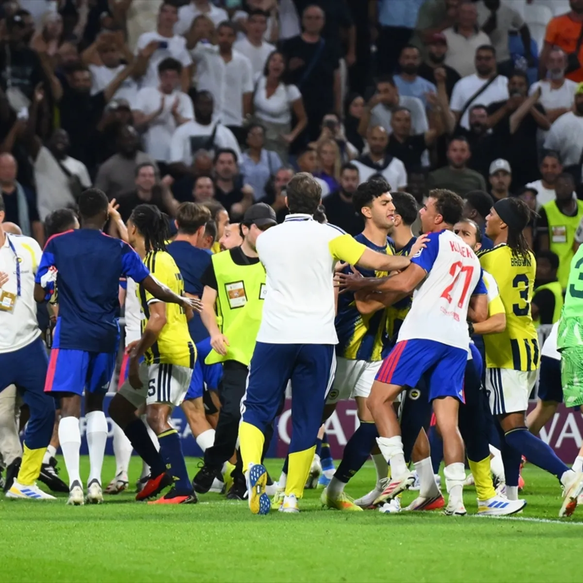 Lyon’da tur sevinci gerilime dönüştü!