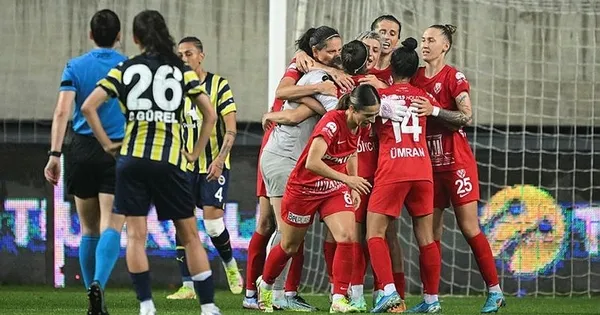 Kadınlar Süper Ligi’nde ABB FOMGET, Fenerbahçe’yi yenerek şampiyon oldu!