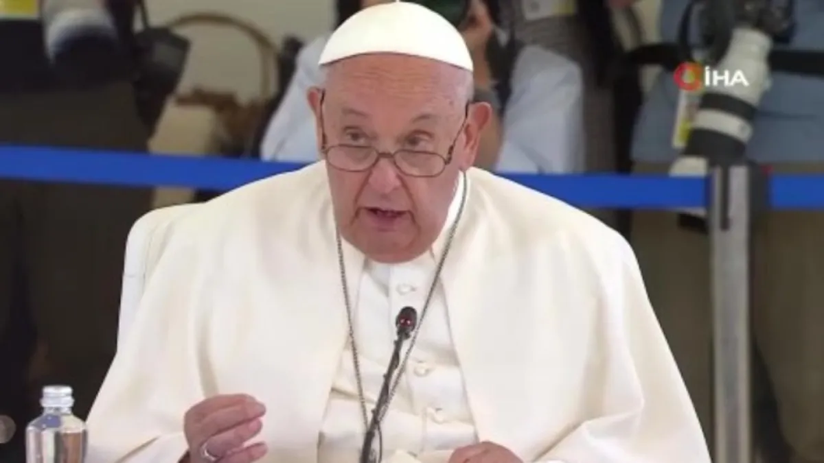 G7 Zirvesi'nde Papa'dan liderlere dikkat çeken uyarı! Yapay zekayı işaret etti