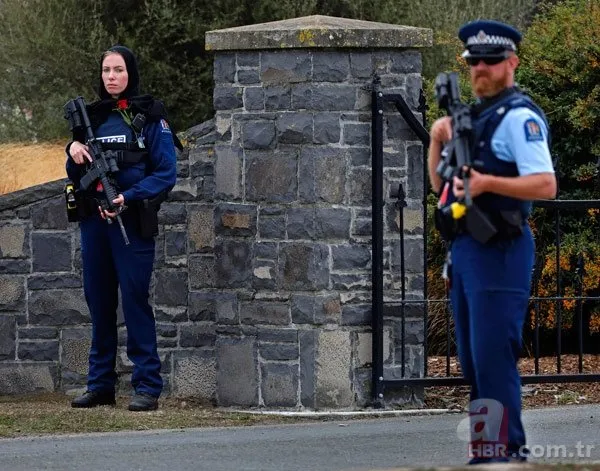 Yeni Zelanda'da kadın polisten anlamlı hareket