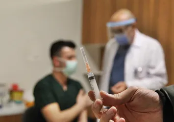 3. doz aşı neden gerekli? Bilim Kurulu üyesinden flaş açıklama
