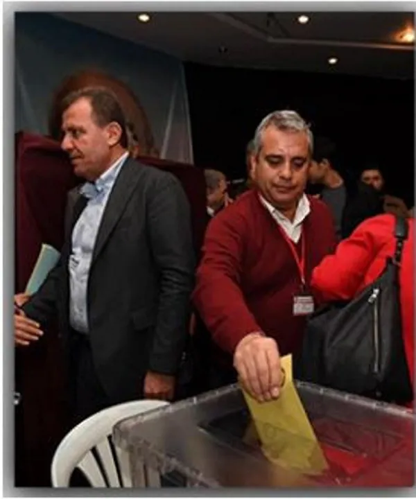 chpli-mersin-buyuksehir-belediye-baskani-vahap-secer-soforunu-sendika-baskani-yapti-olan-isciye-oldu-1674532153829.jpg CHP’li Mersin Büyükşehir Belediye Başkanı Vahap Seçer şoförünü sendika başkanı yaptı olan işçiye oldu - 2