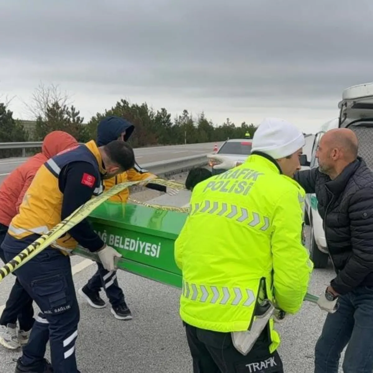 Afyon'da yan yatan araç metrelerce sürüklendi:1 kişi öldü, 2 kişi yaralandı
