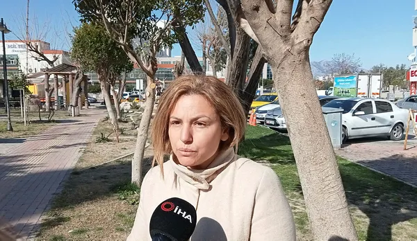 1647190886049.jpg Antalya'da köpeklerden kaçarken kamyonun çarptığı 10 yaşındaki Mehra Melin Pınar'ın sözleri yürek dağladı: Ölmeyeceğim değil mi baba? - 6