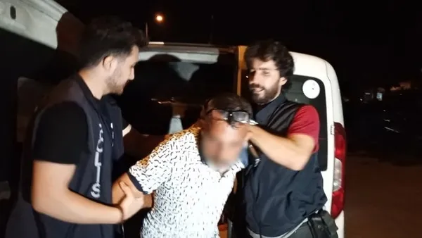 kiskanclik-krizine-girdi-dehset-sacti-defalarca-bicaklayip-sokak-ortasinda-birakti-1686034362818.jpg Kıskançlık krizine girdi dehşet saçtı! Defalarca bıçaklayıp sokak ortasında bıraktı - 1