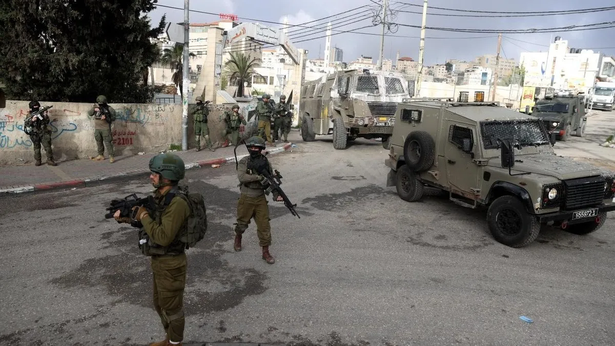 İsrail askerleri, Batı Şeria'daki baskınlarda 22 kişiyi gözaltına aldı
