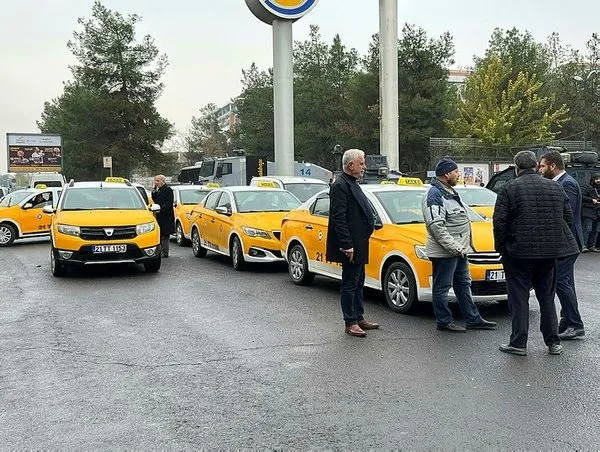 Diyarbakır'da taksicilerden HDP'li Garo Paylan'a sert tepki: Belediyeleriniz bizi perişan etti - 5