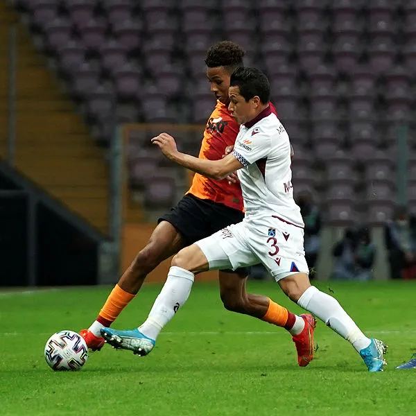 Galatasaray'da sakatlık şoku! Maça devam edemedi - 1